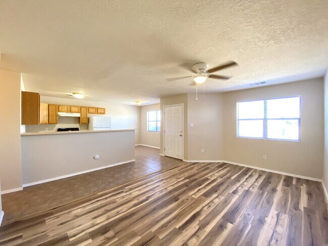 Building Photo - 2BR/1Bath - 4 Plex in Rio Rancho