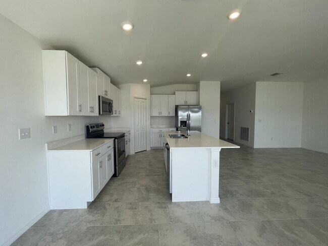 Building Photo - 17121 Parma Ct