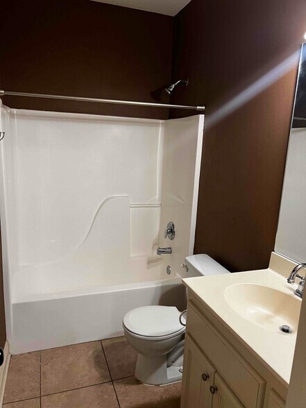 Building Photo - 9542 Summer Pointe Ave