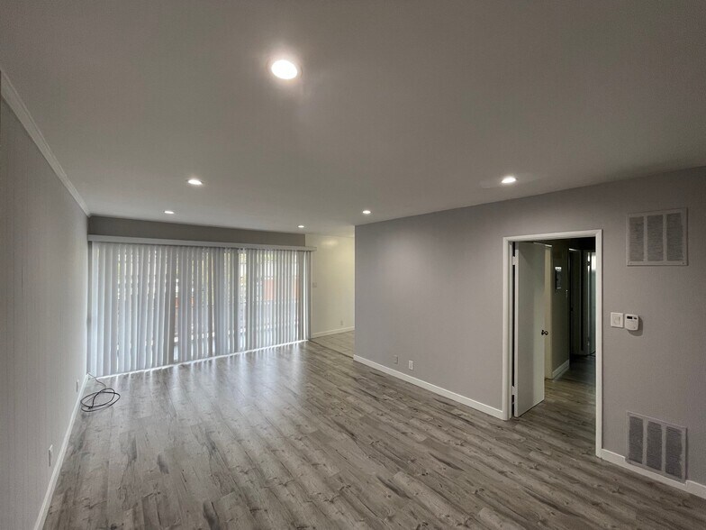 Building Photo - 3200 Cheviot Vista Pl