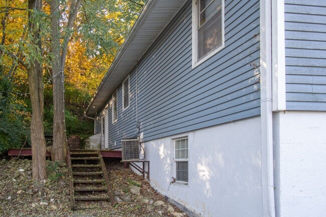 Building Photo - Spacious 4 Bedroom Rental in Columbia!