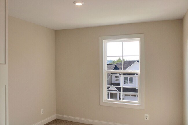 Building Photo - 1274 Laconia Ln