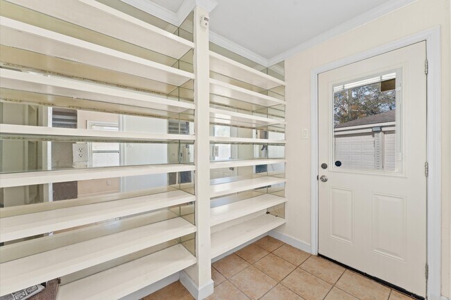 Building Photo - 6026 McKnight St