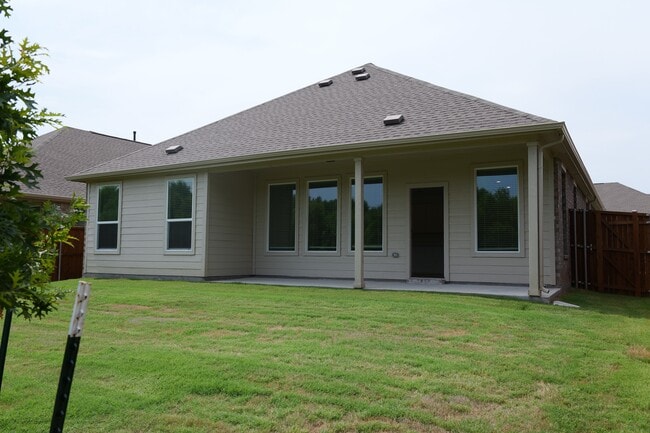 Building Photo - 1916 Monchino Pl