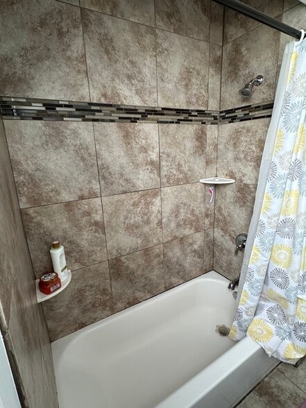 Building Photo - 486-1 E 3rd Ave