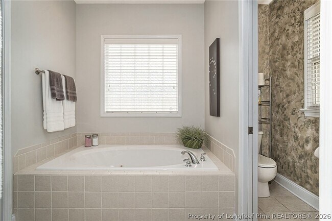 Building Photo - 3021 Bankhead Dr