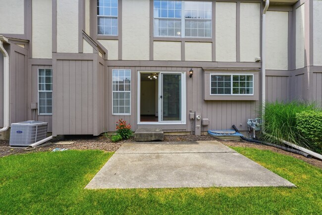 Building Photo - 1404 W Sapphire Dr