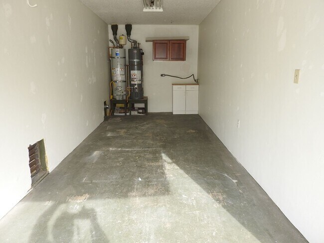 Building Photo - 4968muir
