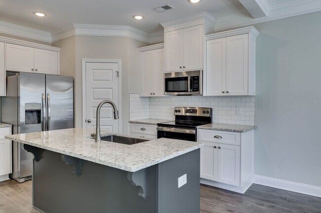 Building Photo - Beautifully maintained 4 / 2.5 home in Joh...
