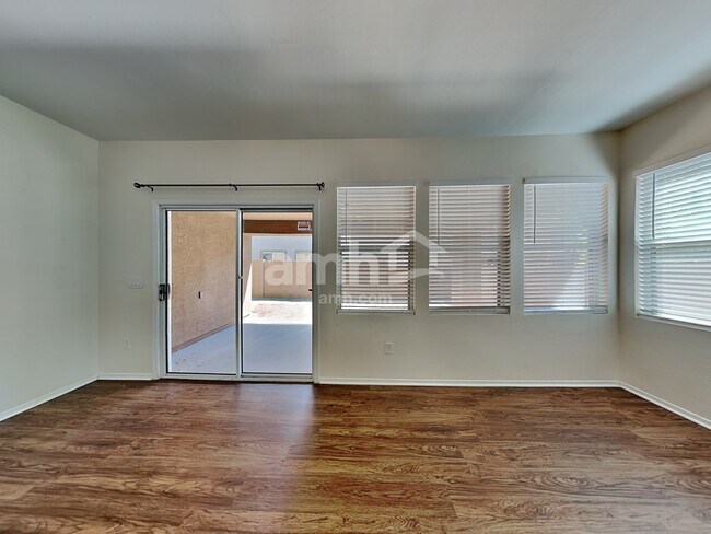 Building Photo - 3005 W Ferruccio Pl
