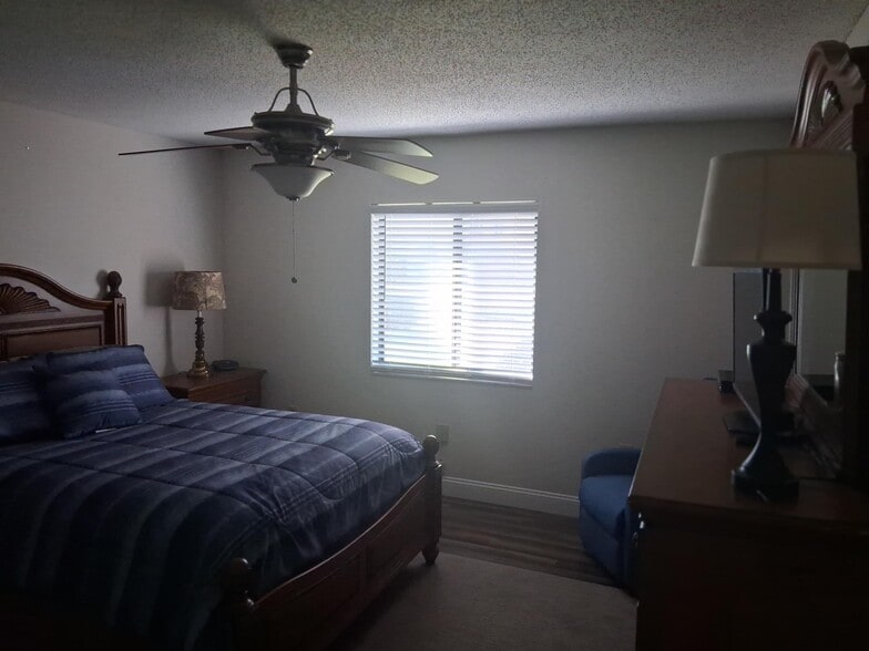 Building Photo - 2679 Sabal Springs Cir