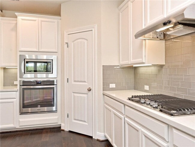 Building Photo - 15716 Cinca Terra Dr