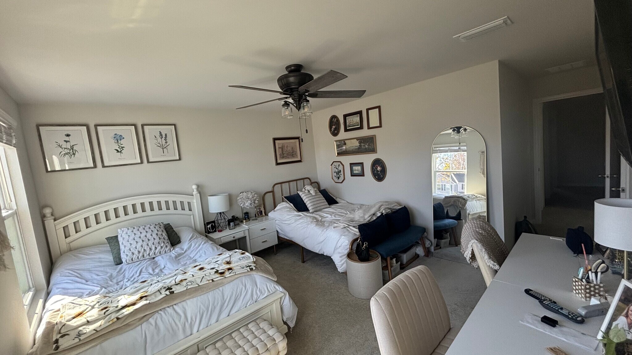 Building Photo - 284 Thicket Dr