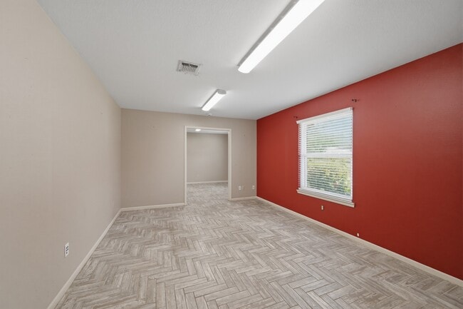 Building Photo - 2607 Brom-Bones Dr