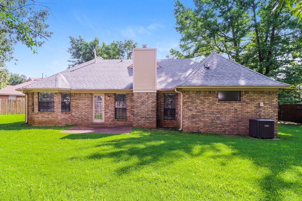 Building Photo - 3926 Pecan Trace Cove