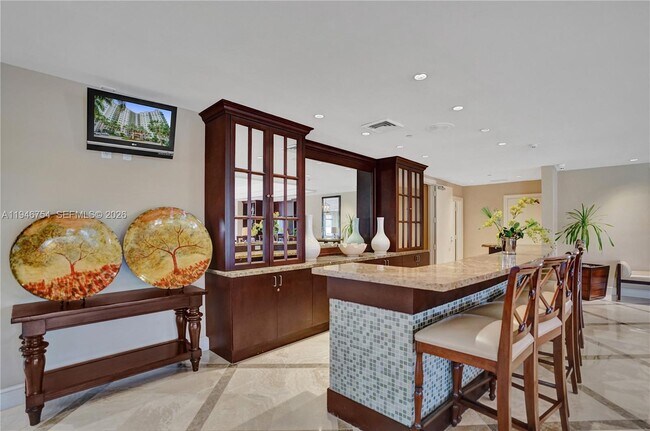 Building Photo - 20000 E Country Club Dr