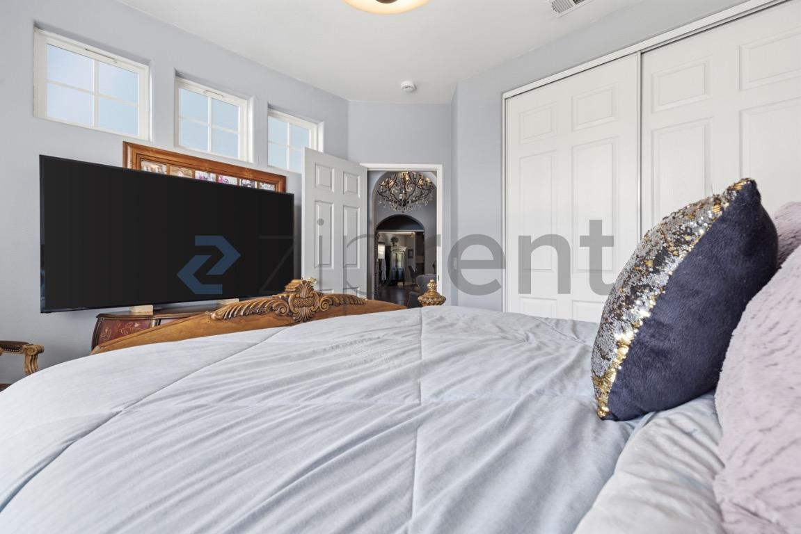 Building Photo - 47298 Twin Pines Rd