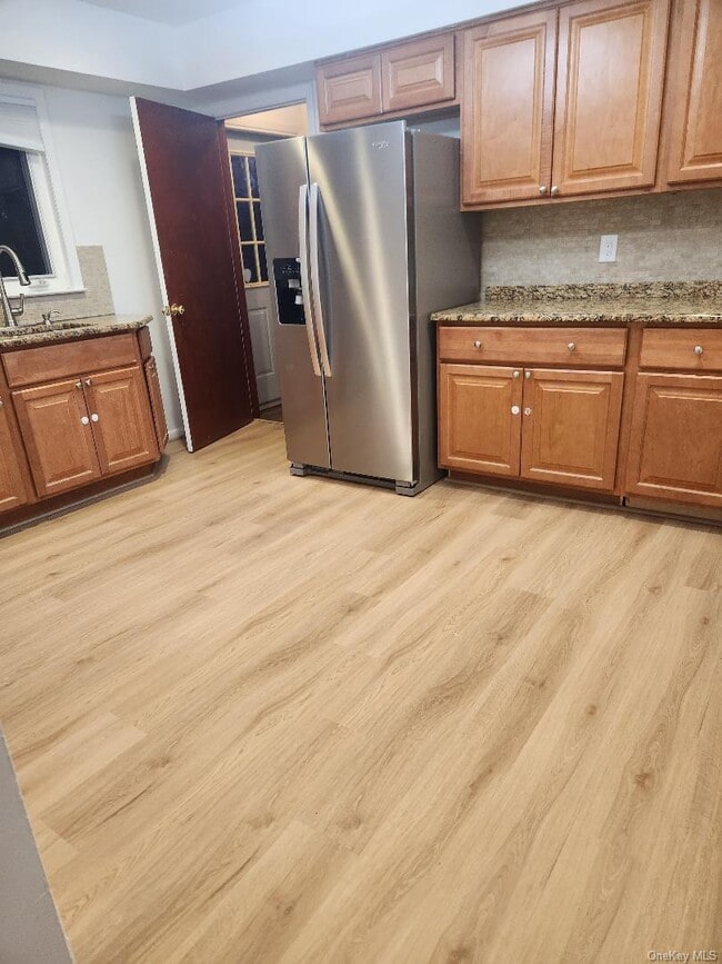 Building Photo - 147 Congers Rd