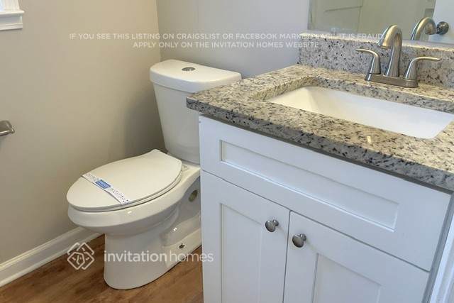 Building Photo - 3811 Sherwood Dr