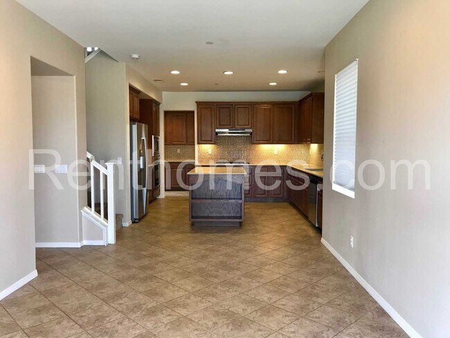 Building Photo - 5539 Alexandrine Ct