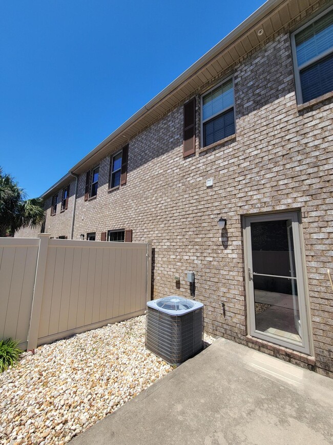 Building Photo - 2145 Wilsons Plover Cir