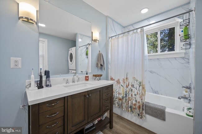 Building Photo - 11021 Bowerman Rd