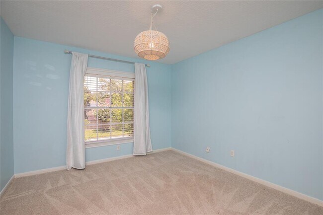 Building Photo - 3603 Rock Springs Dr