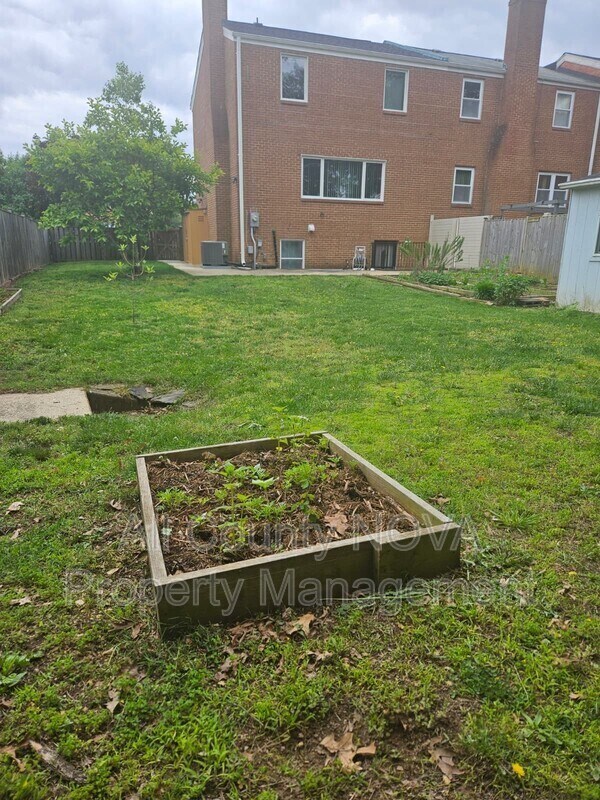 Building Photo - 3353 Ardley Ct