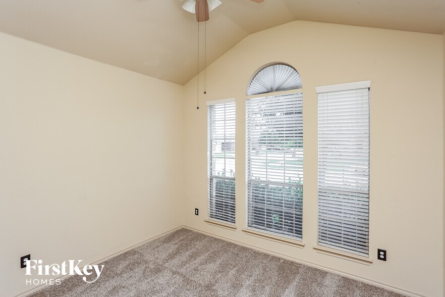 Building Photo - 14413 Artesia Ct