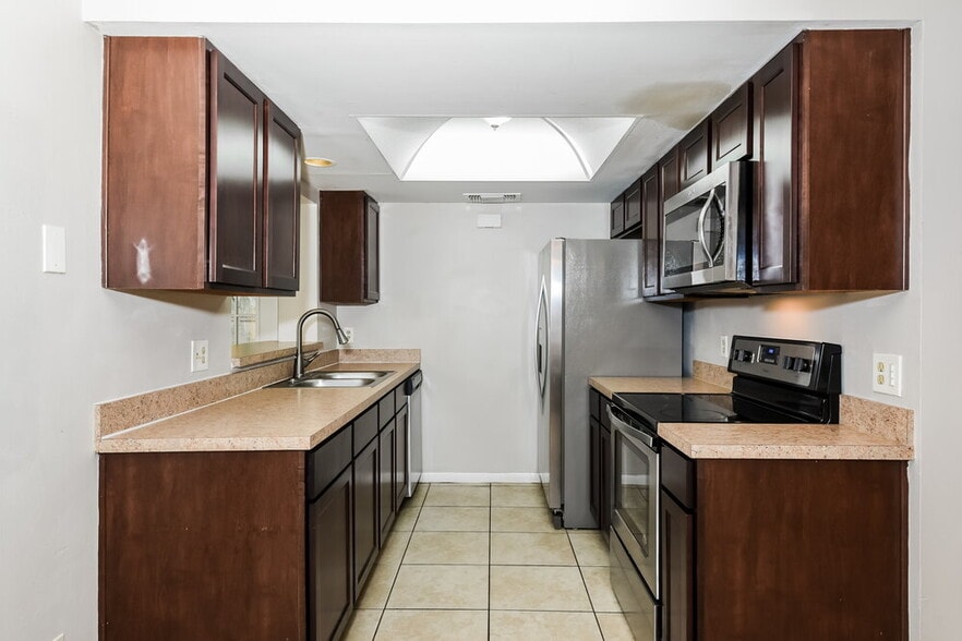 Building Photo - 9524 Buxton Ct