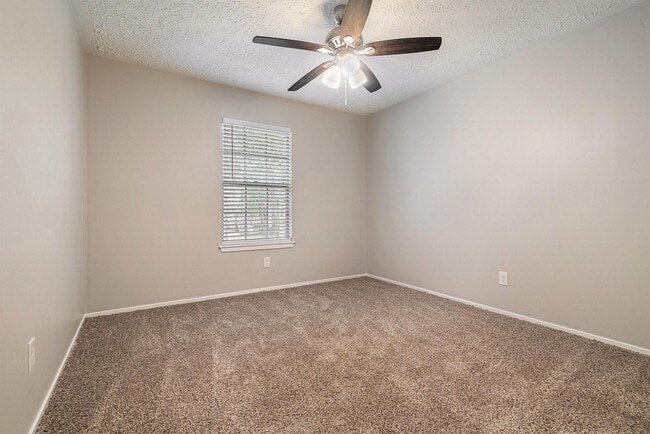Building Photo - 11915 S Red Cedar Cir
