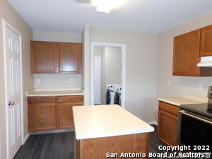 Building Photo - 10386 Oakwood Crest