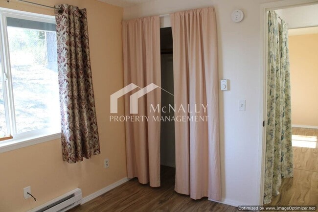 Building Photo - 3 Bedroom Port Orchard Rambler on a Cul-de...