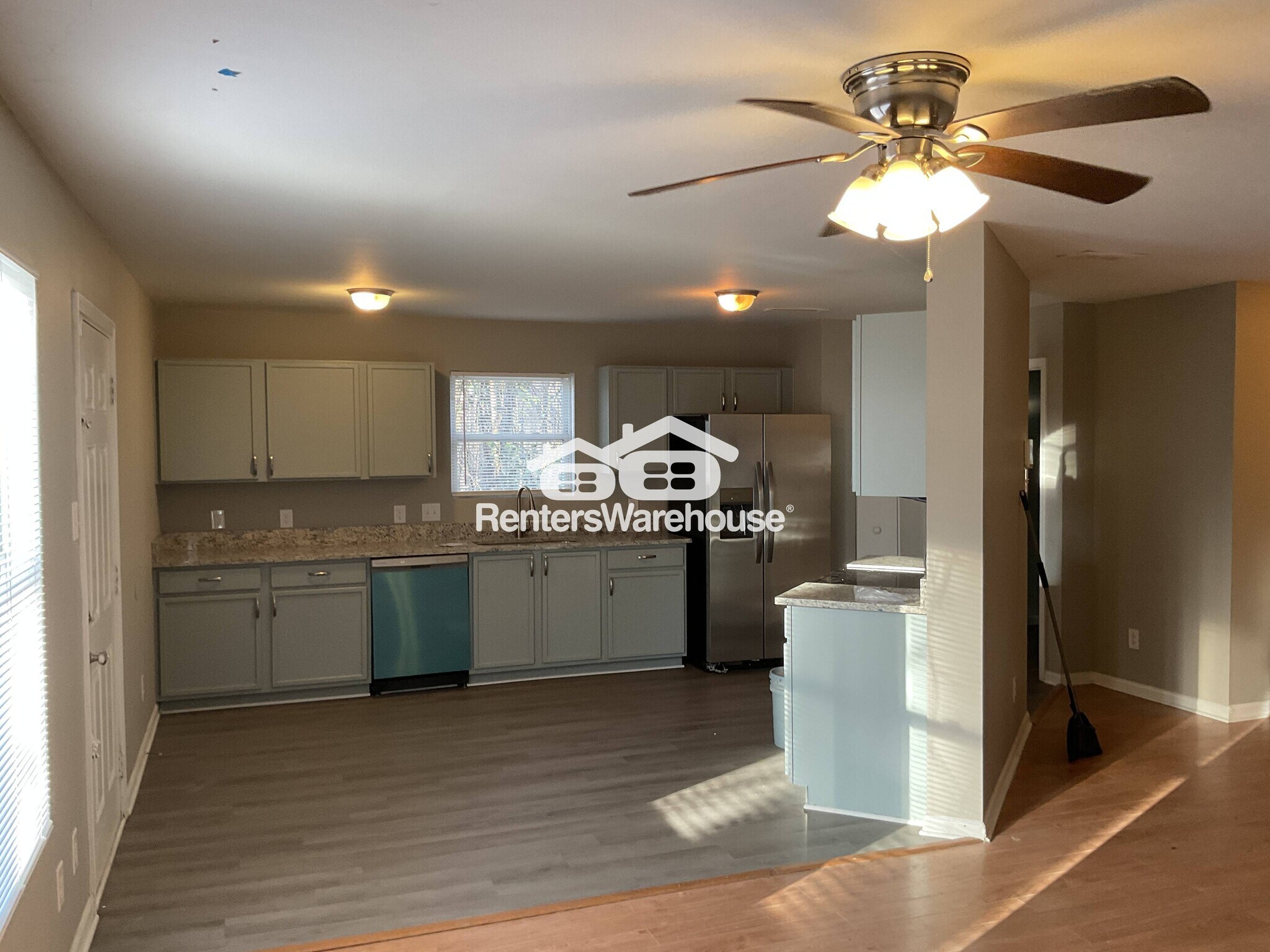 Building Photo - 3107 Meadow Knoll Dr