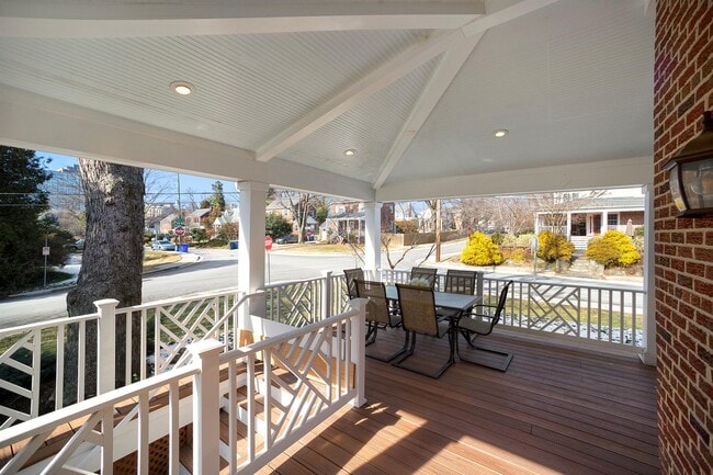 Building Photo - 4518 Chase Ave