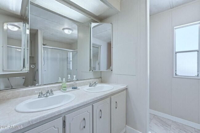Building Photo - 17048 N 66th Terrace