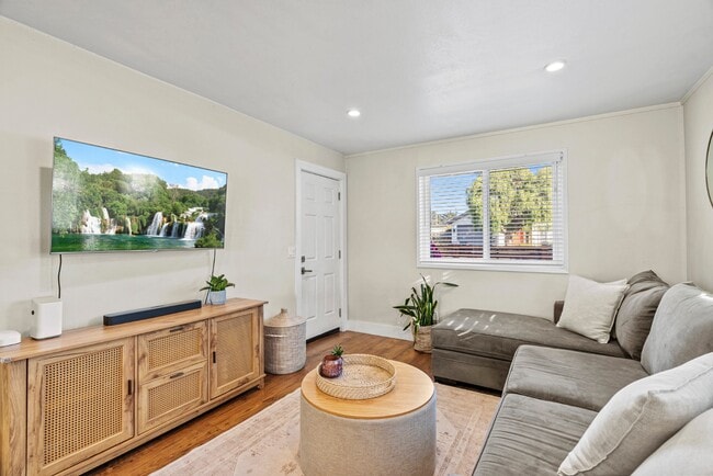 Building Photo - 37 Portola Ave