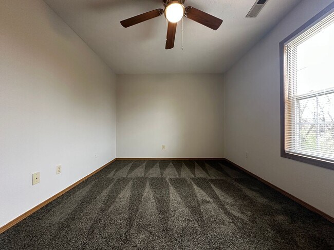 Interior Photo - Oak Creek Plaza