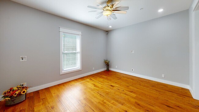 Building Photo - 1319 Forest Ave