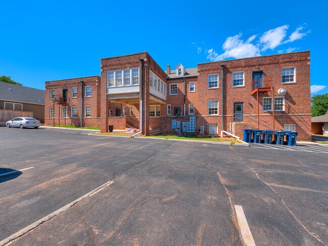 Building Photo - 620 NW 21st St