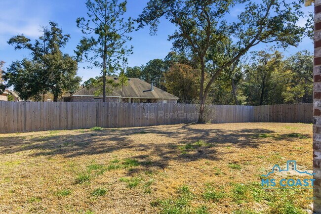 Building Photo - 1042 Enclave Cir