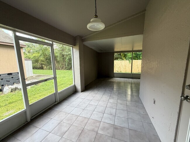 Building Photo - 10131 Rivers Trail Dr
