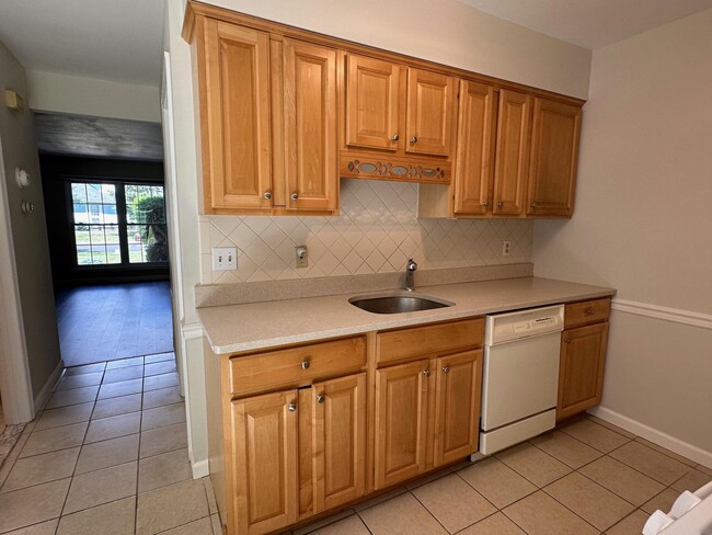 Building Photo - 7 Candlestick Ct