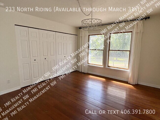 Building Photo - 233 N Riding