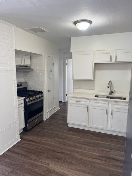 Building Photo - 3601 Hendricks Ave