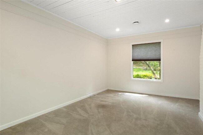 Building Photo - 101 Graybridge Rd