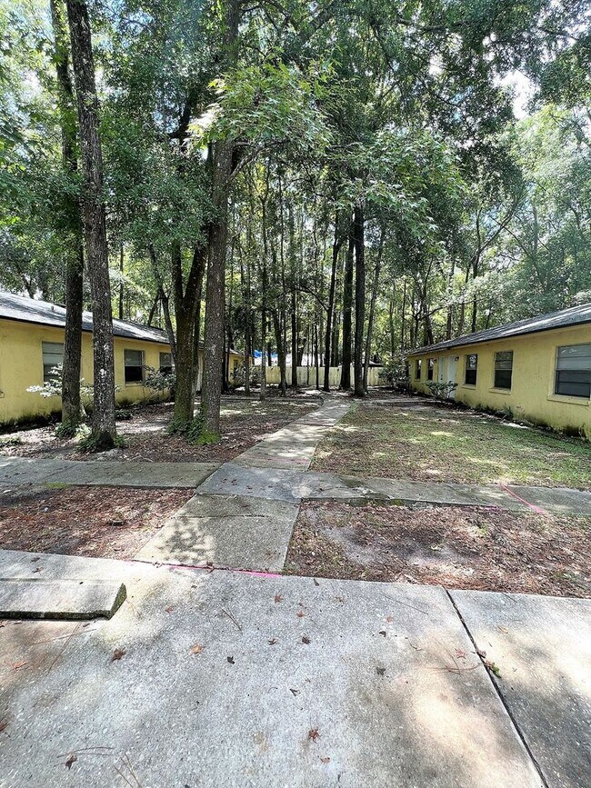 Building Photo - Renovated 1BR/1BA Ortega Farms Apartment