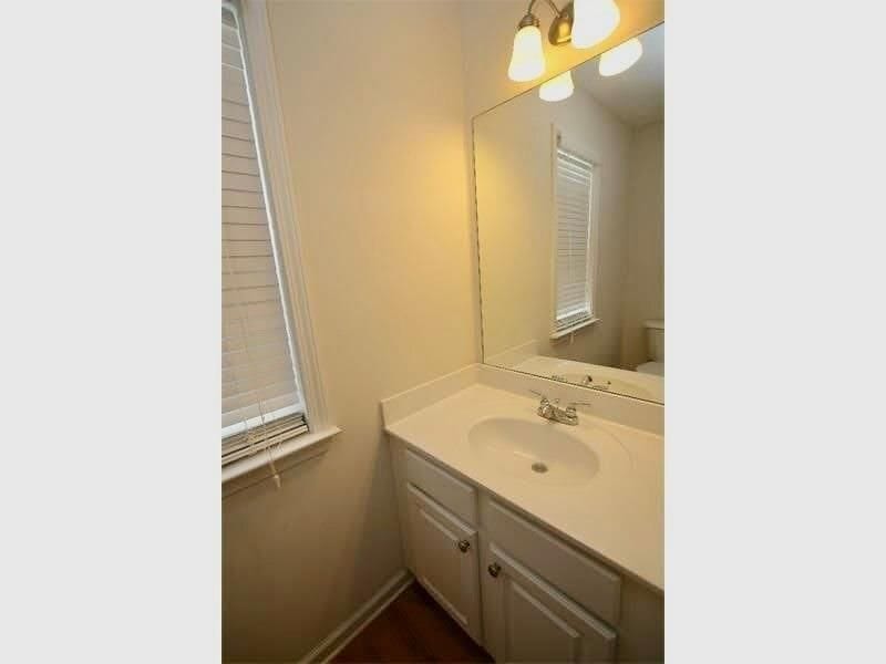 Building Photo - 9020 Friarbridge Dr