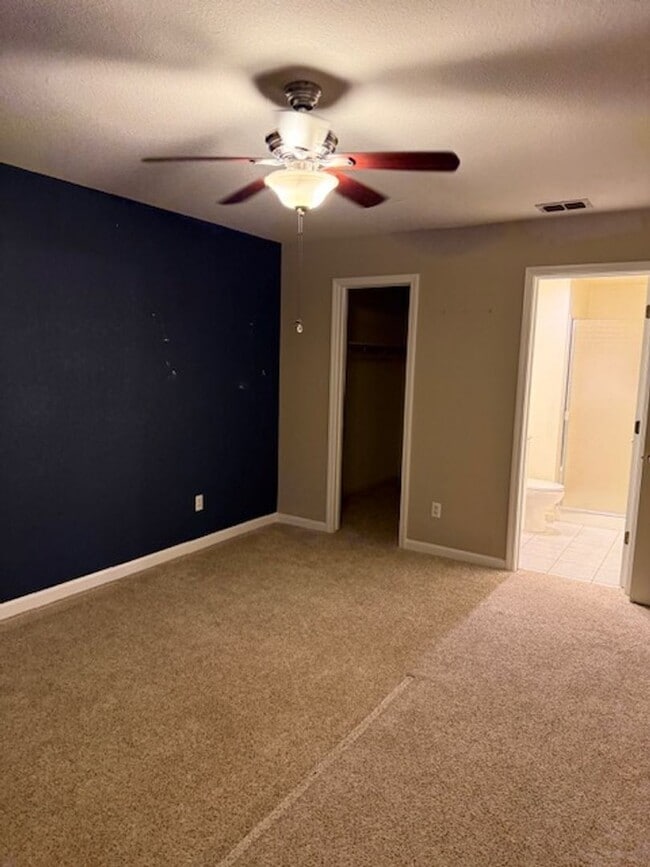 Building Photo - Single Story Halfplex in Natomas