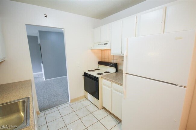 Building Photo - 20333 Detroit Rd